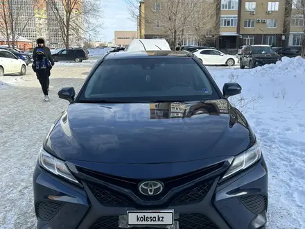 Toyota Camry 2018 года за 10 000 000 тг. в Уральск
