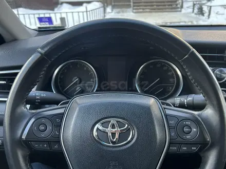 Toyota Camry 2018 года за 10 000 000 тг. в Уральск – фото 6