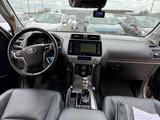 Toyota Land Cruiser Prado 2022 годаfor45 500 000 тг. в Актобе – фото 3