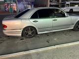 Mercedes-Benz E 200 1998 года за 1 500 000 тг. в Шиели – фото 4