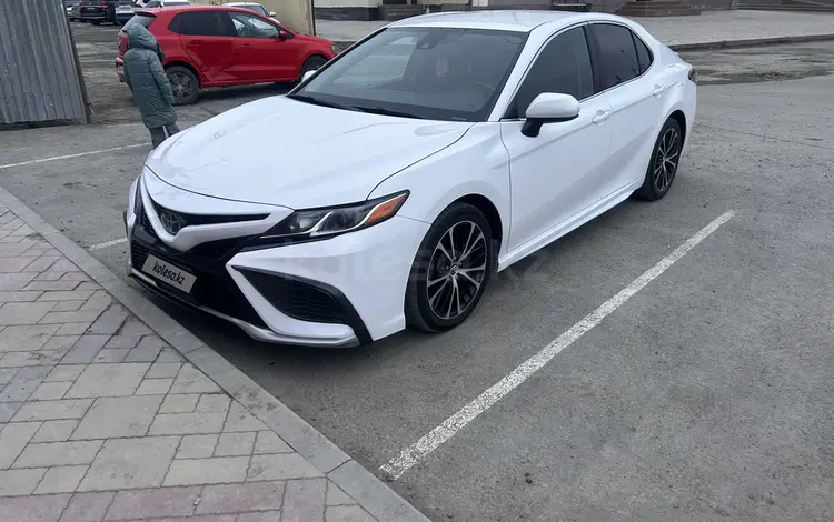 Toyota Camry 2018 года за 12 970 104 тг. в Атырау