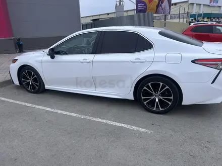 Toyota Camry 2018 года за 12 970 104 тг. в Атырау – фото 5