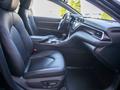 Toyota Camry 2020 года за 13 790 000 тг. в Алматы – фото 15