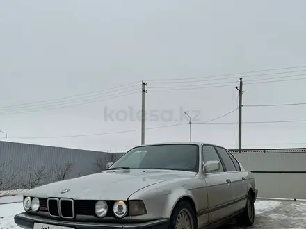 BMW 735 1992 года за 2 000 000 тг. в Атырау – фото 2