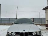 BMW 735 1992 годаүшін1 700 000 тг. в Атырау