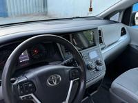 Toyota Sienna 2014 года за 12 999 999 тг. в Атырау