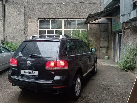 Volkswagen Touareg 2004 года за 3 950 000 тг. в Алматы – фото 5