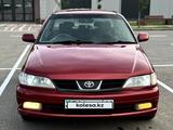 Toyota Carina 1998 годаүшін2 300 000 тг. в Усть-Каменогорск