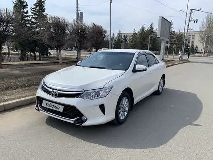 Toyota Camry 2015 года за 10 200 000 тг. в Уральск – фото 5