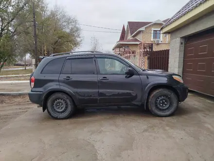 Toyota RAV4 2000 года за 4 000 000 тг. в Уральск – фото 2