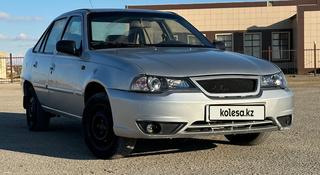 Үлкен кеудесі бар жетілген әйелдердің қатысуымен порно көріңіз