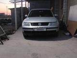 Volkswagen Passat 1997 годаfor1 850 000 тг. в Шымкент