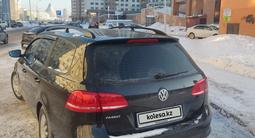 Volkswagen Passat 2013 года за 6 200 000 тг. в Астана – фото 2