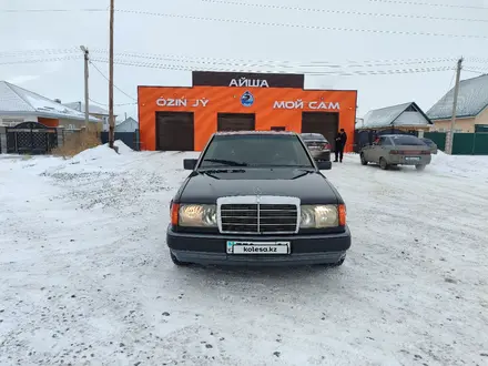 Mercedes-Benz E 220 1992 года за 2 200 000 тг. в Актобе