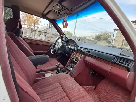 Mercedes-Benz E 200 1991 года за 1 200 000 тг. в Семей – фото 6