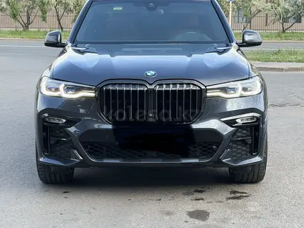 BMW X7 2021 года за 51 000 000 тг. в Астана