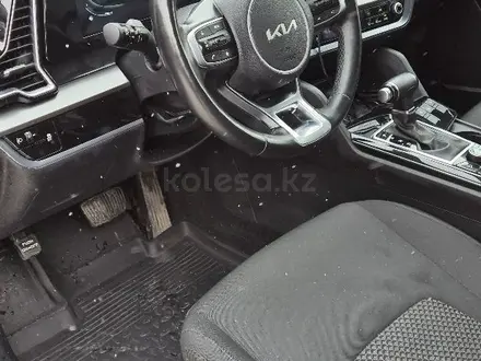 Kia Sportage 2022 года за 12 400 000 тг. в Петропавловск – фото 15
