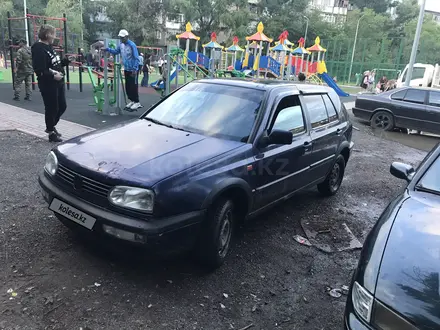 Volkswagen Golf 1992 года за 950 000 тг. в Караганда – фото 2