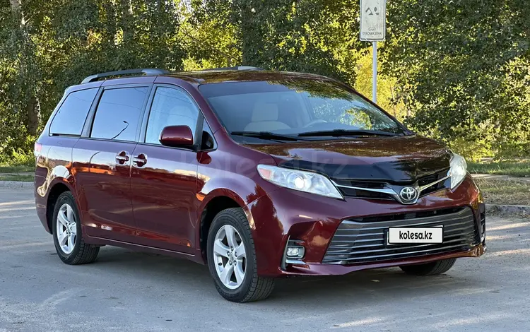 Toyota Sienna 2014 годаүшін12 000 000 тг. в Астана