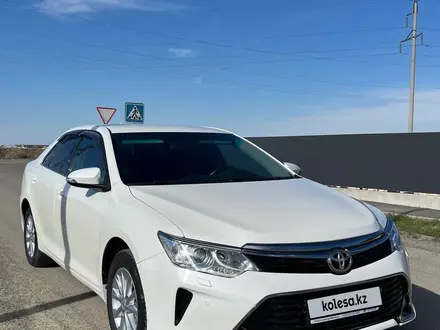 Toyota Camry 2017 года за 11 200 000 тг. в Атырау