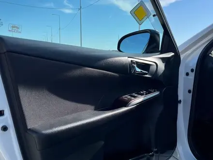 Toyota Camry 2017 года за 11 200 000 тг. в Атырау – фото 4