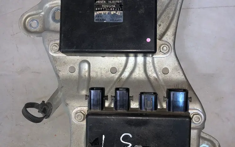 Блок форсунок Lexus LS460 за 20 000 тг. в Алматы