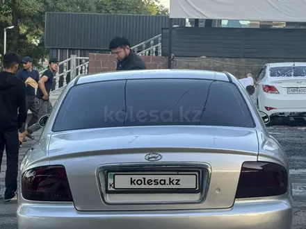 Hyundai Sonata 2001 года за 1 500 000 тг. в Шымкент – фото 7