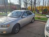 Hyundai Sonata 2006 года за 3 300 000 тг. в Алматы – фото 2