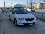 Skoda Superb 2012 года за 2 400 000 тг. в Атырау