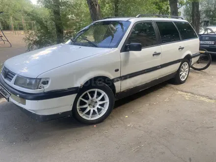 Volkswagen Passat 1995 года за 1 420 000 тг. в Астана – фото 3