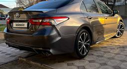 Toyota Camry 2018 года за 12 000 000 тг. в Тараз – фото 3