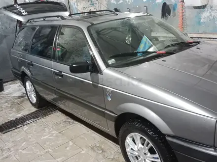 Volkswagen Passat 1989 года за 1 550 000 тг. в Семей