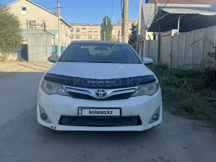 Toyota Camry 2013 года за 7 500 000 тг. в Актобе – фото 3