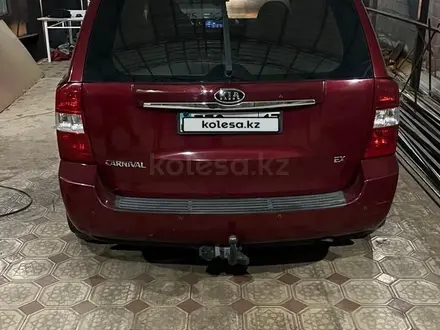 Kia Carnival 2007 года за 7 000 000 тг. в Шымкент – фото 5