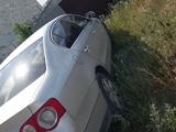 Volkswagen Passat 2008 годаүшін2 500 000 тг. в Уральск – фото 2
