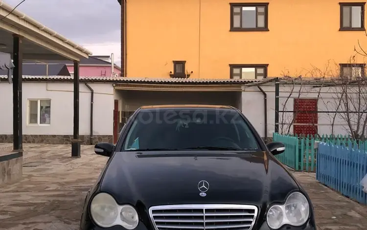 Mercedes-Benz C 240 2003 года за 2 900 000 тг. в Жанаозен