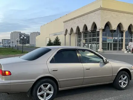 Toyota Camry 2001 года за 3 450 000 тг. в Атырау – фото 4