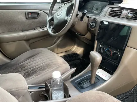 Toyota Camry 2001 года за 3 450 000 тг. в Атырау – фото 2