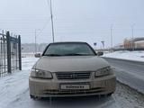 Toyota Camry 2001 годаүшін3 750 000 тг. в Атырау – фото 4