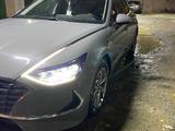 Hyundai Sonata 2021 года за 9 500 000 тг. в Астана – фото 2
