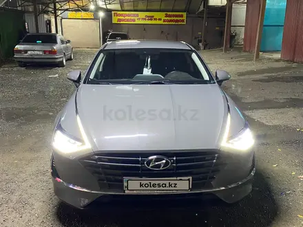 Hyundai Sonata 2021 года за 9 500 000 тг. в Астана