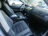 Volkswagen Touareg 2004 года за 3 500 000 тг. в Алматы – фото 5