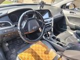 Hyundai Sonata 2015 года за 6 750 000 тг. в Шымкент – фото 4