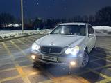 Mercedes-Benz C 180 2003 года за 3 200 000 тг. в Алматы