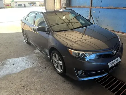 Toyota Camry 2014 года за 5 100 000 тг. в Актобе – фото 3