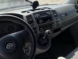 Volkswagen Caravelle 2013 года за 10 500 000 тг. в Караганда