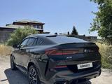 BMW X6 2021 года за 37 000 000 тг. в Алматы – фото 2