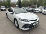 Toyota Camry 2023 года за 18 900 000 тг. в Алматы