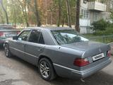Mercedes-Benz E 230 1992 года за 900 000 тг. в Павлодар