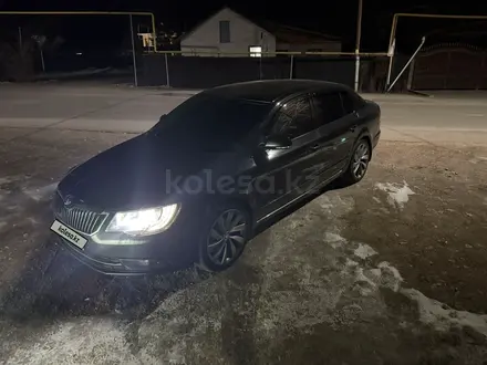 Skoda Superb 2013 года за 5 100 000 тг. в Алматы – фото 12